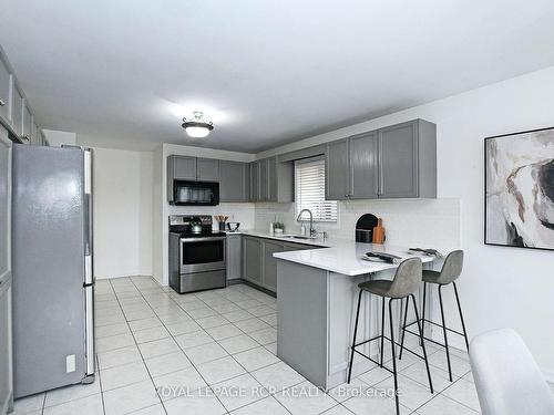 38 Delattaye Ave, Aurora, ON - Indoor Photo Showing Kitchen