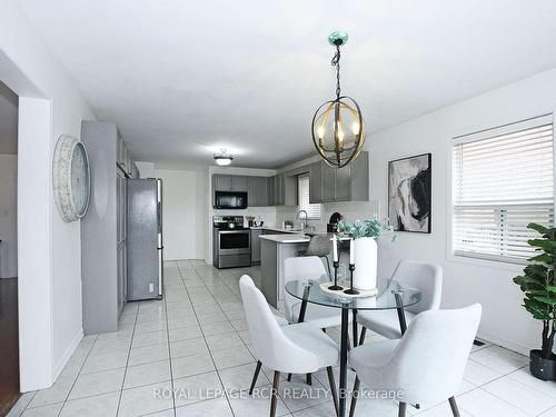 38 Delattaye Ave, Aurora, ON - Indoor Photo Showing Dining Room