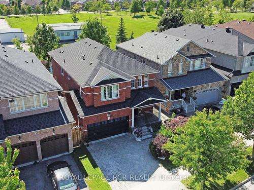 38 Delattaye Ave, Aurora, ON - Outdoor