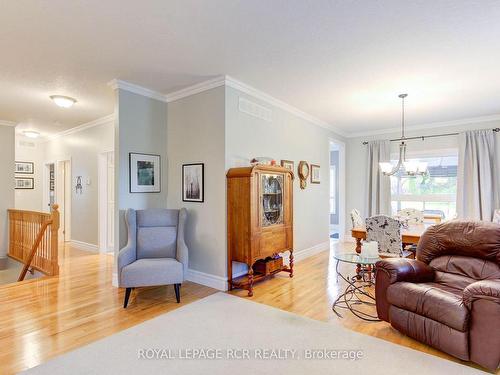 300 Mccord St, Wellington North, ON - Indoor Photo Showing Living Room