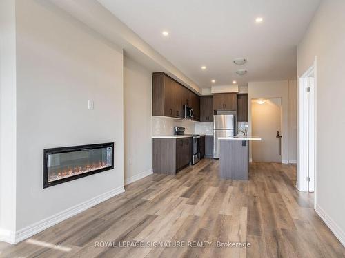 57-40 Zinfandel Dr, Hamilton, ON - Indoor With Fireplace