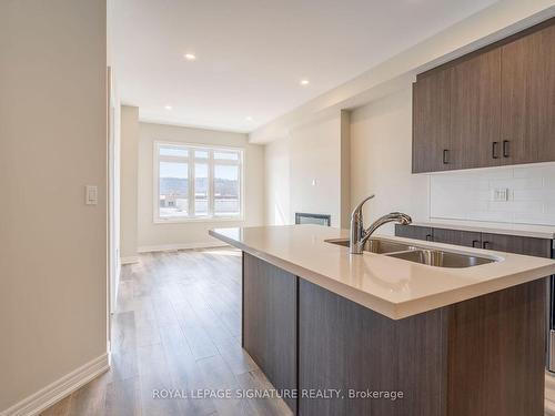 57-40 Zinfandel Dr, Hamilton, ON - Indoor Photo Showing Kitchen With Double Sink