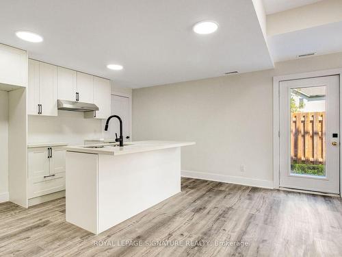 8-6701 Thorold Stone Rd, Niagara Falls, ON - Indoor Photo Showing Kitchen