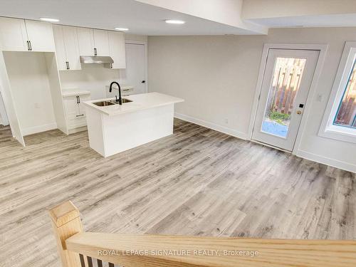 8-6701 Thorold Stone Rd, Niagara Falls, ON - Indoor Photo Showing Kitchen