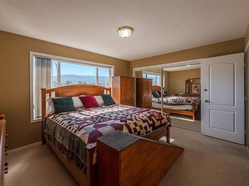 506 Red Wing Drive, Penticton, BC - Indoor Photo Showing Bedroom