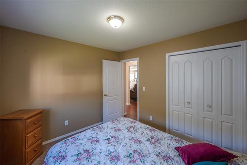 506 Red Wing Drive, Penticton, BC - Indoor Photo Showing Bedroom