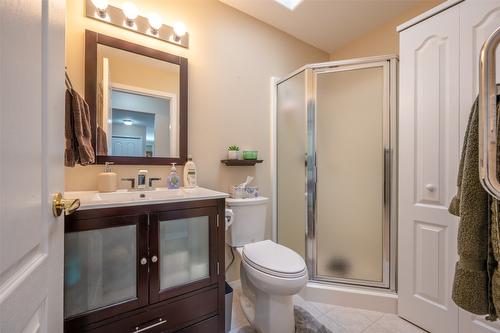 506 Red Wing Drive, Penticton, BC - Indoor Photo Showing Bathroom