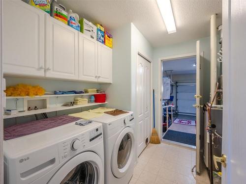 506 Red Wing Drive, Penticton, BC - Indoor Photo Showing Laundry Room