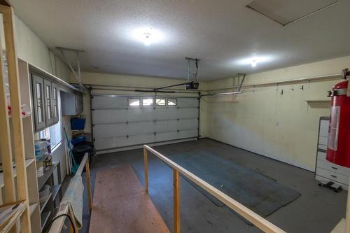 506 Red Wing Drive, Penticton, BC - Indoor Photo Showing Garage