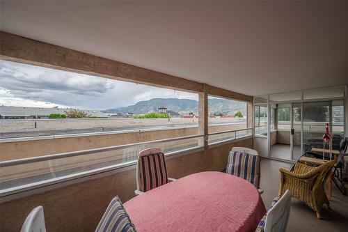 105-2401 South Main Street, Penticton, BC - Indoor Photo Showing Dining Room