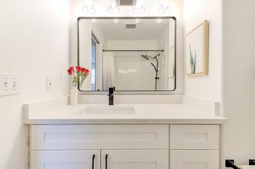 3828 Glen Canyon Drive, West Kelowna, BC - Indoor Photo Showing Laundry Room