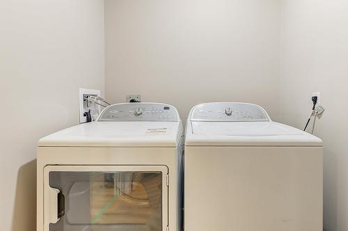 3828 Glen Canyon Drive, West Kelowna, BC - Indoor Photo Showing Laundry Room