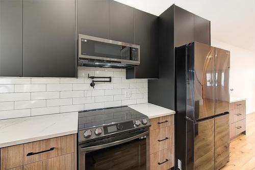 3828 Glen Canyon Drive, West Kelowna, BC - Indoor Photo Showing Kitchen With Upgraded Kitchen