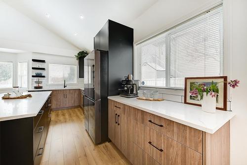 3828 Glen Canyon Drive, West Kelowna, BC - Indoor Photo Showing Kitchen