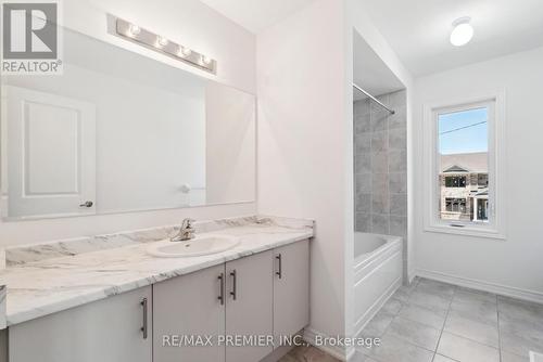 52 Baycroft Boulevard, Essa, ON - Indoor Photo Showing Bathroom