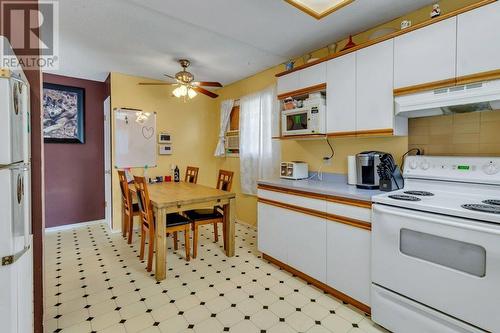 2763 Norwood Street, Prince George, BC - Indoor Photo Showing Kitchen