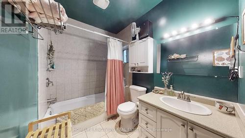 144 Clinton Street, Toronto, ON - Indoor Photo Showing Bathroom