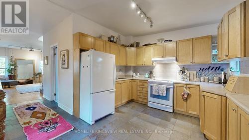 144 Clinton Street, Toronto, ON - Indoor Photo Showing Kitchen