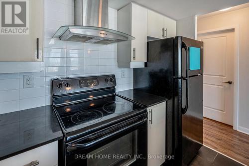 2211 - 25 Town Centre Court, Toronto, ON - Indoor Photo Showing Kitchen