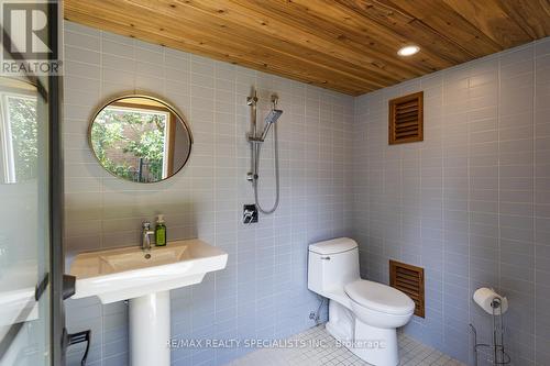 4152 Arbourfield Drive, Burlington (Rose), ON - Indoor Photo Showing Bathroom