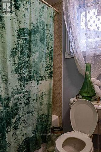 45 Manett Crescent, Brampton, ON - Indoor Photo Showing Bathroom