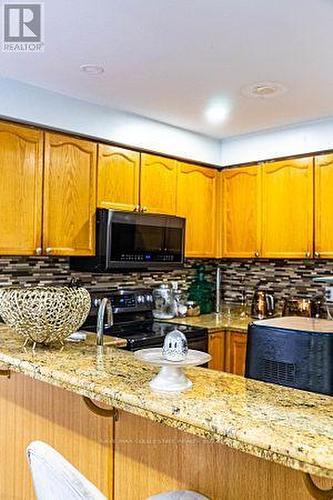 45 Manett Crescent, Brampton, ON - Indoor Photo Showing Kitchen