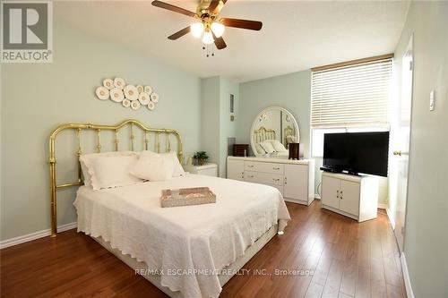 1610 - 2055 Upper Middle Road, Burlington, ON - Indoor Photo Showing Bedroom