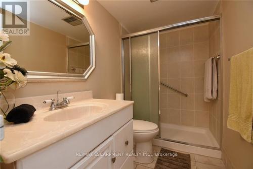 1610 - 2055 Upper Middle Road, Burlington, ON - Indoor Photo Showing Bathroom