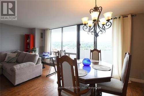 1610 - 2055 Upper Middle Road, Burlington, ON - Indoor Photo Showing Dining Room