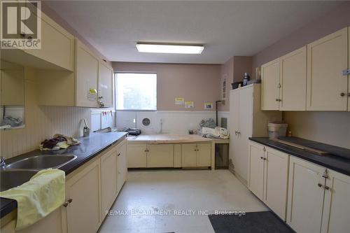 1610 - 2055 Upper Middle Road, Burlington, ON - Indoor Photo Showing Kitchen With Double Sink