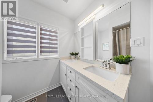 5464 Red Brush Drive, Mississauga, ON - Indoor Photo Showing Bathroom