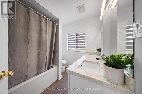 5464 Red Brush Drive, Mississauga, ON - Indoor Photo Showing Bathroom