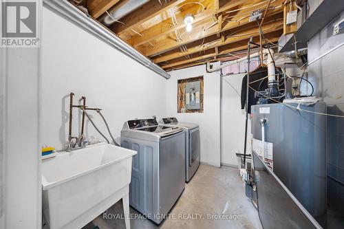 5464 Red Brush Drive, Mississauga, ON - Indoor Photo Showing Laundry Room