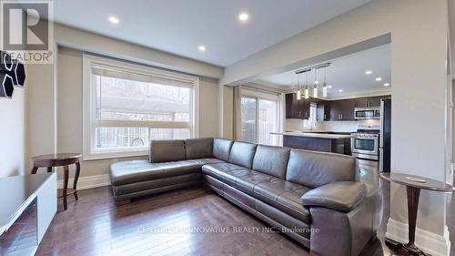 1091 Laurier Avenue, Milton, ON - Indoor Photo Showing Living Room