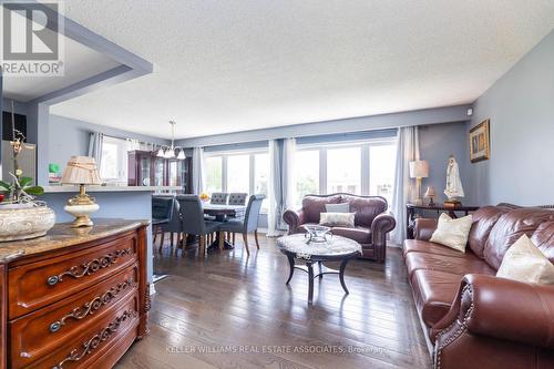 8 Edwin Drive, Brampton, ON - Indoor Photo Showing Living Room