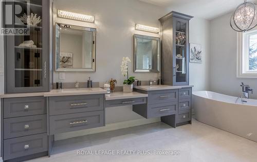 233 Indian Valley Trail, Mississauga, ON - Indoor Photo Showing Bathroom