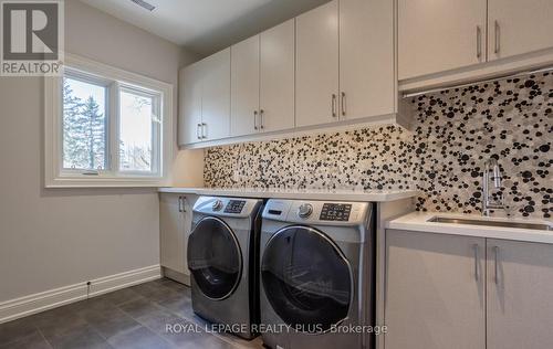 233 Indian Valley Trail, Mississauga, ON - Indoor Photo Showing Laundry Room