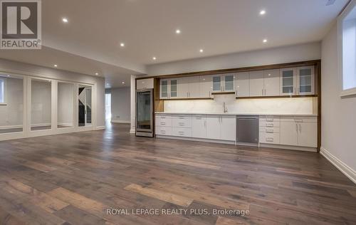 233 Indian Valley Trail, Mississauga, ON - Indoor Photo Showing Kitchen