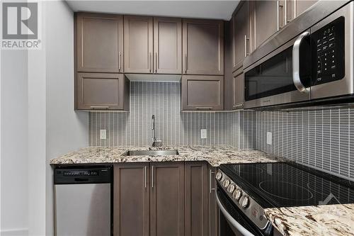 179 Metcalfe Street Unit#1705, Ottawa, ON - Indoor Photo Showing Kitchen With Upgraded Kitchen