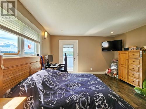 21565 West Lake Road, Prince George, BC - Indoor Photo Showing Bedroom