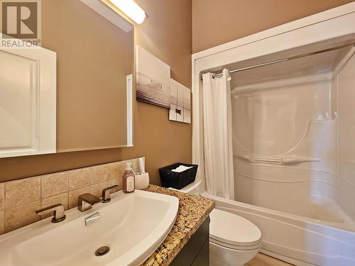 21565 West Lake Road, Prince George, BC - Indoor Photo Showing Bathroom