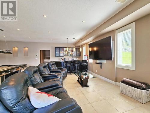 21565 West Lake Road, Prince George, BC - Indoor Photo Showing Living Room