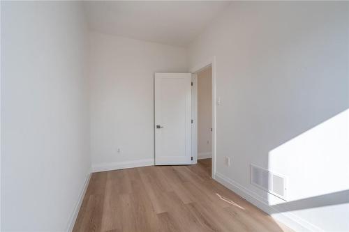 263 Kensington Avenue N, Hamilton, ON - Indoor Photo Showing Other Room