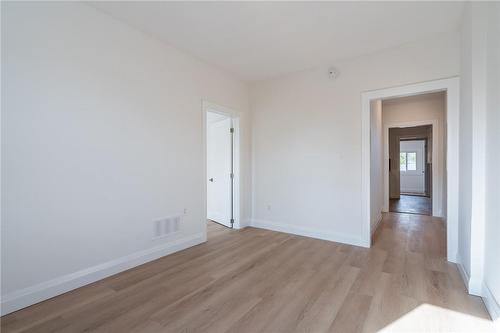 263 Kensington Avenue N, Hamilton, ON - Indoor Photo Showing Other Room