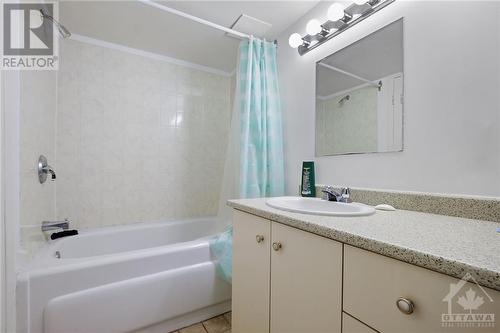 1031 Carling Avenue, Ottawa, ON - Indoor Photo Showing Bathroom