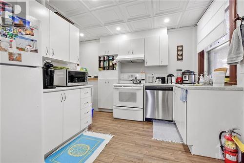 1031 Carling Avenue, Ottawa, ON - Indoor Photo Showing Kitchen