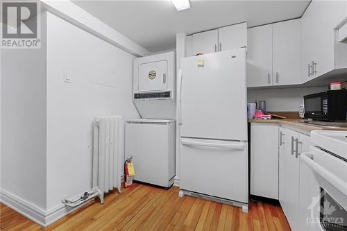 1031 Carling Avenue, Ottawa, ON - Indoor Photo Showing Kitchen