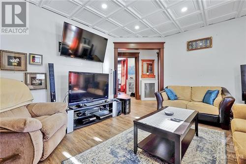 1031 Carling Avenue, Ottawa, ON - Indoor Photo Showing Living Room