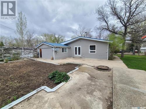 726 Mann Avenue, Radville, SK - Outdoor