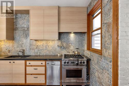 1402 Dundas Street W, Toronto, ON - Indoor Photo Showing Kitchen With Double Sink With Upgraded Kitchen